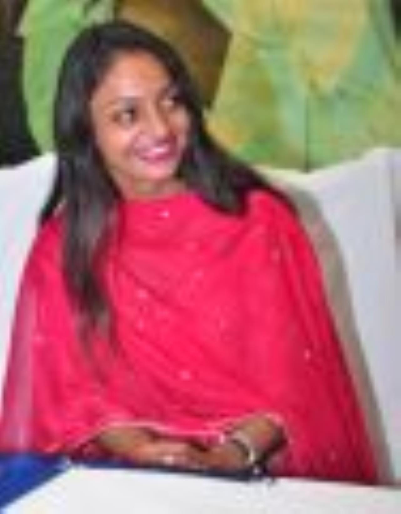 प्रेसवार्ता के दौरान मोनालिसा व उनके साथी कलाकार। प्रेसवार्ता के दौरान मोनालिसा व उनके साथी कलाकार।