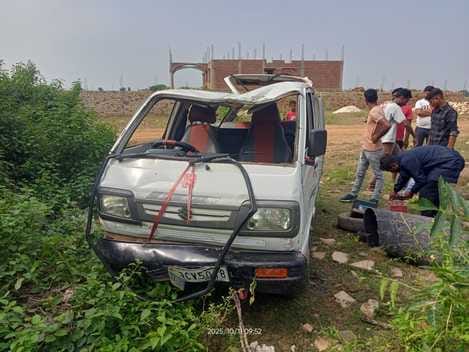 वैन दुर्घटना में घायल ओम सिंह