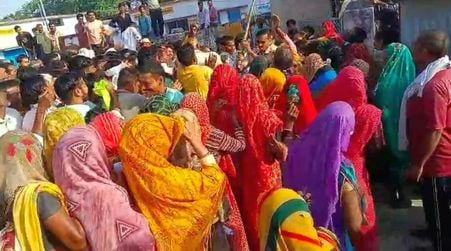 फोटो 11 एमएएचपी 10 परिचय-घटना की जानकारी देता सीएचसी में भर्ती घायल दीपचंद्र। संवाद फोटो 11 एमएएचपी 10 परिचय-घटना की जानकारी देता सीएचसी में भर्ती घायल दीपचंद्र। संवाद