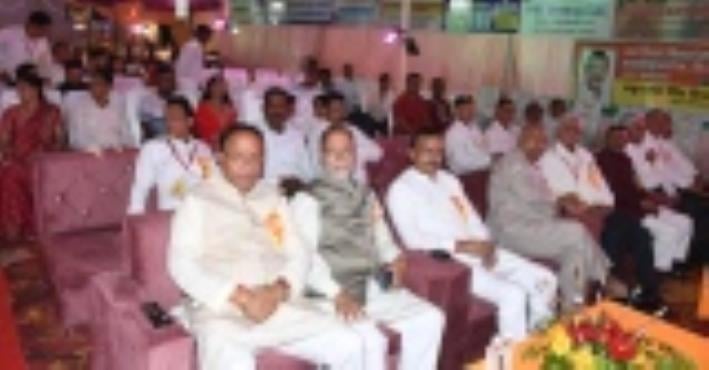 गोमती नगर स्थित पर्वतीय महापरिषद भवन में शनिवार से तीन दिवसीय रामलीला महोत्सव की शुुरुआत हुई।