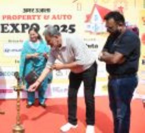 इंदिरा गांधी प्रतिष्ठान में आयोजित प्रॉपर्टी एंड ऑटो एक्सपो में स्टॉल पर मौजूद संबंधित विभाग व इंदिरा गांधी प्रतिष्ठान में आयोजित प्रॉपर्टी एंड ऑटो एक्सपो में स्टॉल पर मौजूद संबंधित विभाग व