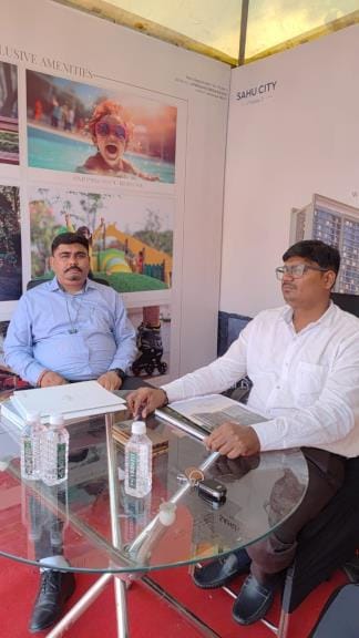 इंदिरा गांधी प्रतिष्ठान में आयोजित प्रॉपर्टी एंड ऑटो एक्सपो में स्टॉल पर मौजूद संबंधित विभाग व इंदिरा गांधी प्रतिष्ठान में आयोजित प्रॉपर्टी एंड ऑटो एक्सपो में स्टॉल पर मौजूद संबंधित विभाग व