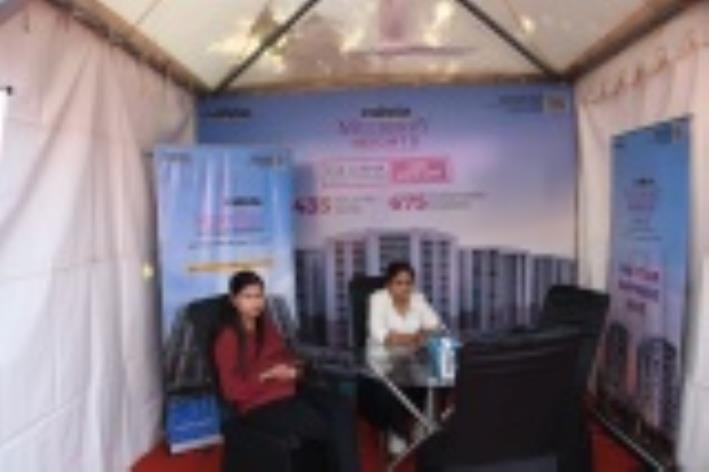 इंदिरा गांधी प्रतिष्ठान में आयोजित प्रॉपर्टी एंड ऑटो एक्सपो में स्टॉल पर मौजूद संबंधित विभाग व इंदिरा गांधी प्रतिष्ठान में आयोजित प्रॉपर्टी एंड ऑटो एक्सपो में स्टॉल पर मौजूद संबंधित विभाग व