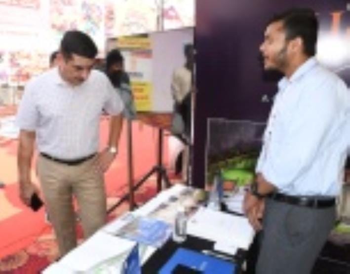 इंदिरा गांधी प्रतिष्ठान में आयोजित प्रॉपर्टी एंड ऑटो एक्सपो में स्टॉल पर मौजूद संबंधित विभाग व इंदिरा गांधी प्रतिष्ठान में आयोजित प्रॉपर्टी एंड ऑटो एक्सपो में स्टॉल पर मौजूद संबंधित विभाग व
