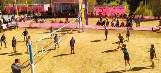 लोअर कोटी स्कूल जिला स्तरीय कब्बडी प्रतियोगिता में भाग ले रही छात्रांए लोअर कोटी स्कूल जिला स्तरीय कब्बडी प्रतियोगिता में भाग ले रही छात्रांए