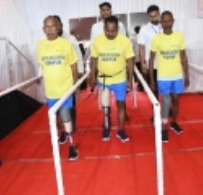लिंब व कैलिपर्स पाकर खिले दिव्यांगों के चेहरे