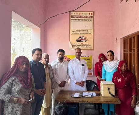 पोलियो अभियान का शुभारंभ करती डा० रेनू चावला।