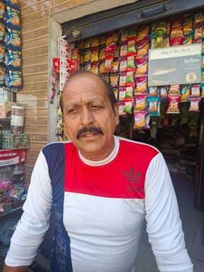 शहर से दो किलोमीटर दूर बेलीचराना जानरे वाली सड़क। जो समय पर न बन पाने से पूरी तरह उखड़ चुकी है।