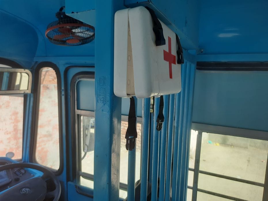 फोटो 10:सोनीपत बस अड्डे पर रोडवेज बस में लगे फर्स्ट एड बॉक्स में दवाएं तक नहीं। संवाद