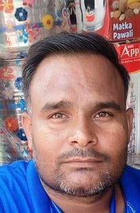 फोटो-15एयूआरपी 15- दुकान पर सजे बर्तन। संवाद फोटो-15एयूआरपी 15- दुकान पर सजे बर्तन। संवाद