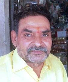 फोटो-15एयूआरपी 15- दुकान पर सजे बर्तन। संवाद फोटो-15एयूआरपी 15- दुकान पर सजे बर्तन। संवाद
