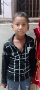 हादसे के बाद बच्चे के परिजन विलाप करते हुए। हादसे के बाद बच्चे के परिजन विलाप करते हुए।
