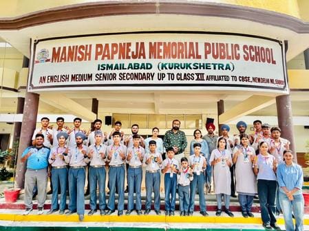 इस्माईलाबाद। एमपीएम स्कूल में विजेता खिलाडिय़ों के साथ स्कूल स्टाफ। विज्ञप्ति विज्ञप्ति इस्माईलाबाद। एमपीएम स्कूल में विजेता खिलाडिय़ों के साथ स्कूल स्टाफ। विज्ञप्ति विज्ञप्ति