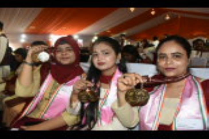  ख्वाजा मुईनुद्दीन चिश्ती भाषा विश्वविद्यालय का 10वां दीक्षांत समारोह। 