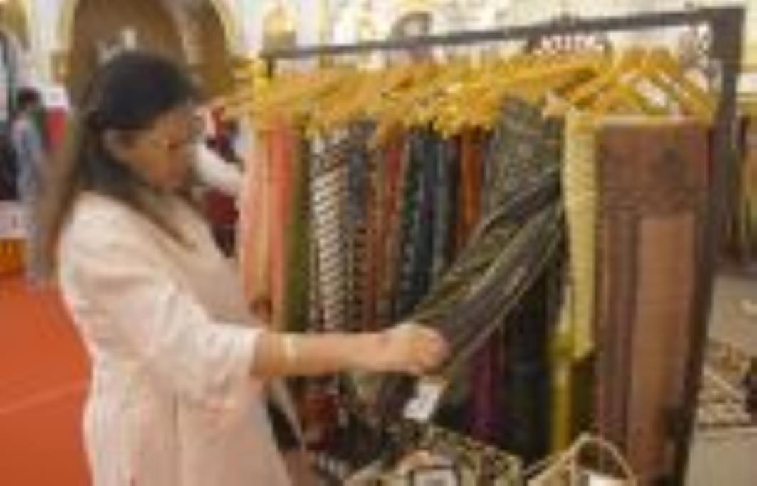 प्रदर्शनी में बिके एक करोड़ से ज्यादा के उत्पाद प्रदर्शनी में बिके एक करोड़ से ज्यादा के उत्पाद