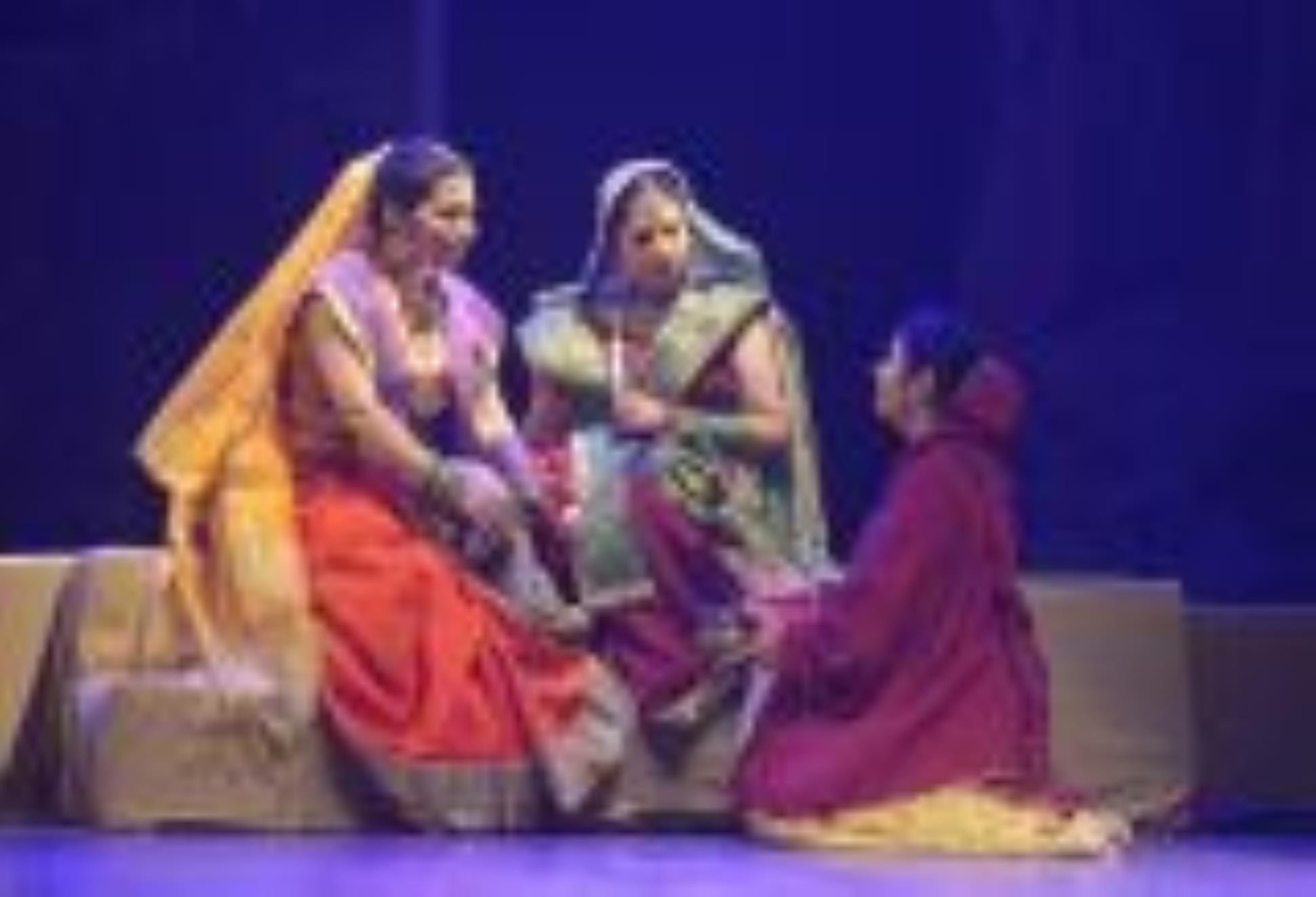 रंग लोक सांस्कृतिक संस्थान की ओर से रंग महोत्सव की दूसरी शाम इस नाट्य प्रस्तुति में प्रेम और अध