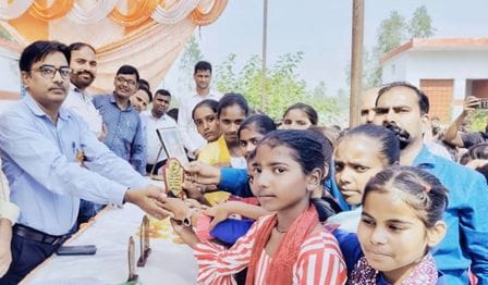 बंडा में न्याय पंचायत स्तरीय खेलकूद में कबड्डी प्रतियोगिता में प्रतिभाग करते विद्यार्थी। स्रोत: