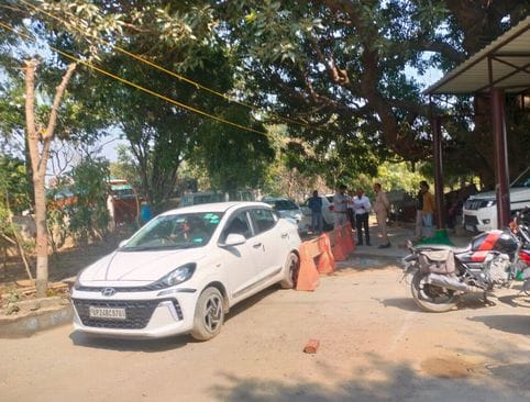 एआरटीओ कार्यालय परिसर में अस्थाई बनाया गया ट्रैक । संवाद एआरटीओ कार्यालय परिसर में अस्थाई बनाया गया ट्रैक । संवाद