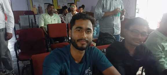 फोटो-05, आईटीआई में लगे रोजगार मेला में साक्षात्कार देते अभ्यर्थी। संवाद फोटो-05, आईटीआई में लगे रोजगार मेला में साक्षात्कार देते अभ्यर्थी। संवाद