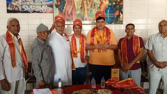 फोटो 12- सोनीपत के महलाना रोड स्थित नारायणी माता मंदिर में वार्षिक उत्सव पर लगाए गए भंडारे में फोटो 12- सोनीपत के महलाना रोड स्थित नारायणी माता मंदिर में वार्षिक उत्सव पर लगाए गए भंडारे में