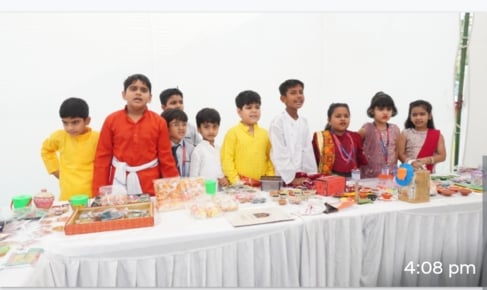 नई मंडी स्थित ग्रेन चैंबर पब्लिक स्कूल में सांस्कृतिक कार्यक्रम प्रस्तुत करती हुई छात्राएं स्रो नई मंडी स्थित ग्रेन चैंबर पब्लिक स्कूल में सांस्कृतिक कार्यक्रम प्रस्तुत करती हुई छात्राएं स्रो