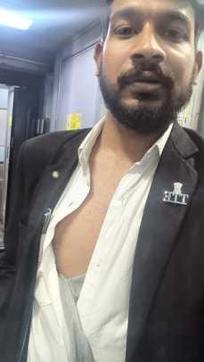 सीट खाली कराने पहुंचे टीटीई को महिलाओं ने पीटा, मुंह पर फेंकी चाय, फाड़े कपड़े सीट खाली कराने पहुंचे टीटीई को महिलाओं ने पीटा, मुंह पर फेंकी चाय, फाड़े कपड़े