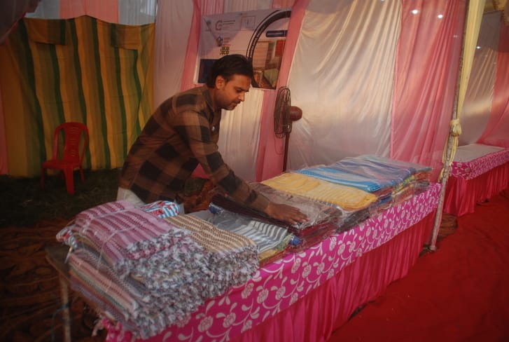 उद्यमियों के लाखों की बिक्री के सपने की खबर से संबंधित फोटो। आफताब उद्यमियों के लाखों की बिक्री के सपने की खबर से संबंधित फोटो। आफताब