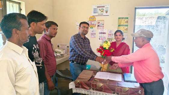 आदर्श इंटर कॉलेज में एक दिन की प्रधानाचार्य बनी तनु वर्मा। स्रोत स्वयं आदर्श इंटर कॉलेज में एक दिन की प्रधानाचार्य बनी तनु वर्मा। स्रोत स्वयं