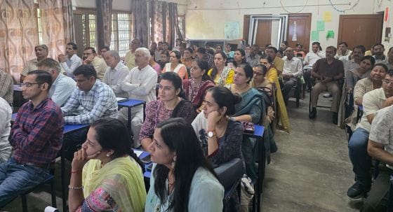 फोटो 02- सोनीपत के शंभू दयाल कॉलेज ऑफ एजुकेशन में पूजा-अर्चना करते संस्थान प्रबंधन, स्टाफ सदस्य फोटो 02- सोनीपत के शंभू दयाल कॉलेज ऑफ एजुकेशन में पूजा-अर्चना करते संस्थान प्रबंधन, स्टाफ सदस्य