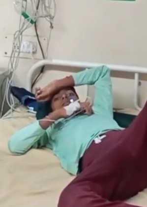 फोटो : 23: सोनीपत में दूषित पानी से बीमार बच्ची को अस्पताल ले जा रही महिला। संवाद फोटो : 23: सोनीपत में दूषित पानी से बीमार बच्ची को अस्पताल ले जा रही महिला। संवाद