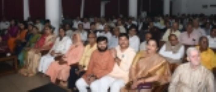 नरेंद्र भदौरिया की पुस्तक अमिय का हुआ विमोचन।
