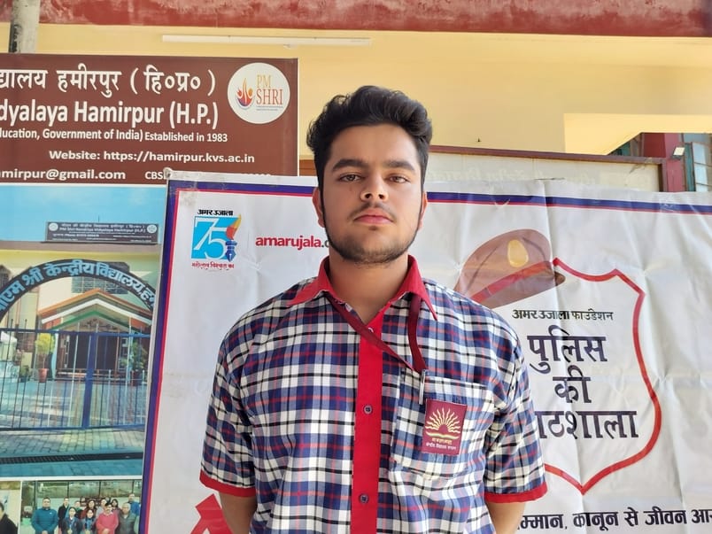 पुलिस की पाठशाला कार्यक्रम में विद्यार्थियों को जागरूक करती एएसपी विजिलेंस रेणु शर्मा। संवाद पुलिस की पाठशाला कार्यक्रम में विद्यार्थियों को जागरूक करती एएसपी विजिलेंस रेणु शर्मा। संवाद