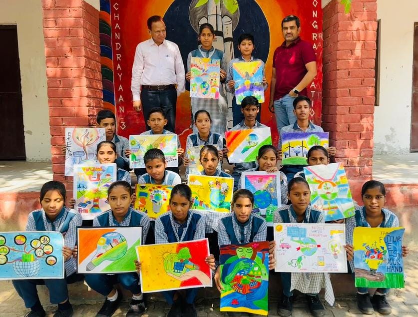 राजकीय स्कूल बड़ौली में विद्यार्थियों द्वारा बनाई गई ऊर्जा संरक्षण का संदेश देती पेंटिंग। राजकीय स्कूल बड़ौली में विद्यार्थियों द्वारा बनाई गई ऊर्जा संरक्षण का संदेश देती पेंटिंग।