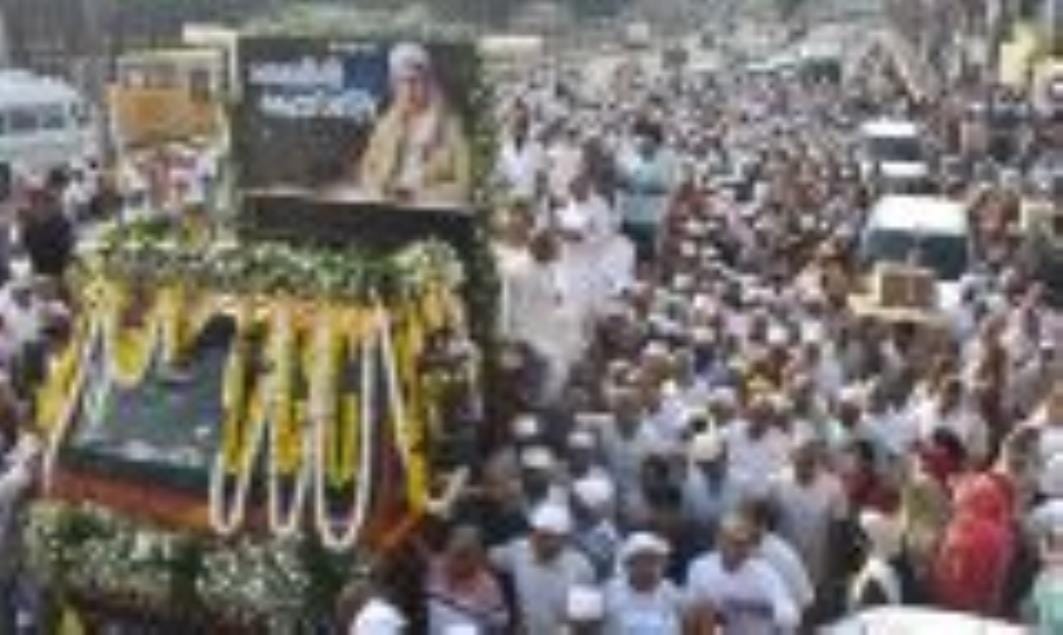सिंधी धर्मगुरु संत सांई चांडूराम की अंतिम यात्रा में उमड़ा हुजूम सिंधी धर्मगुरु संत सांई चांडूराम की अंतिम यात्रा में उमड़ा हुजूम