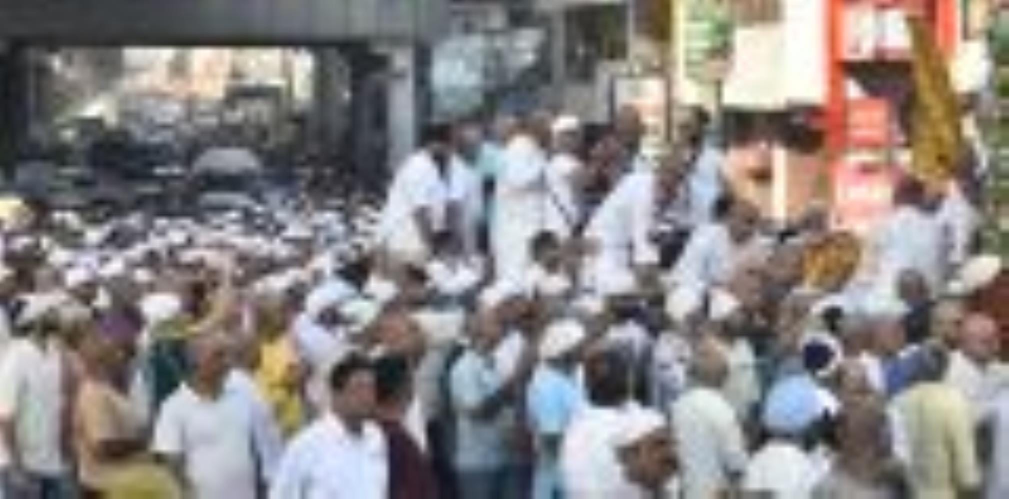 सिंधी धर्मगुरु संत सांई चांडूराम की अंतिम यात्रा में उमड़ा हुजूम सिंधी धर्मगुरु संत सांई चांडूराम की अंतिम यात्रा में उमड़ा हुजूम