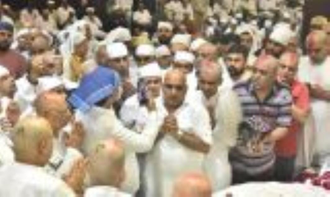 सिंधी धर्मगुरु संत सांई चांडूराम की अंतिम यात्रा में उमड़ा हुजूम सिंधी धर्मगुरु संत सांई चांडूराम की अंतिम यात्रा में उमड़ा हुजूम