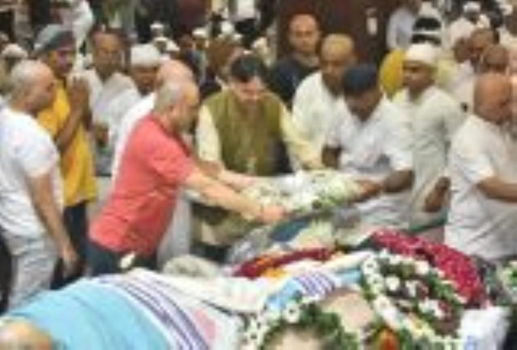 सिंधी धर्मगुरु संत सांई चांडूराम की अंतिम यात्रा में उमड़ा हुजूम सिंधी धर्मगुरु संत सांई चांडूराम की अंतिम यात्रा में उमड़ा हुजूम