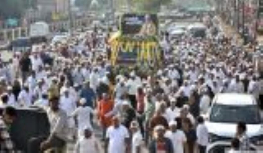 सिंधी धर्मगुरु संत सांई चांडूराम की अंतिम यात्रा में उमड़ा हुजूम सिंधी धर्मगुरु संत सांई चांडूराम की अंतिम यात्रा में उमड़ा हुजूम
