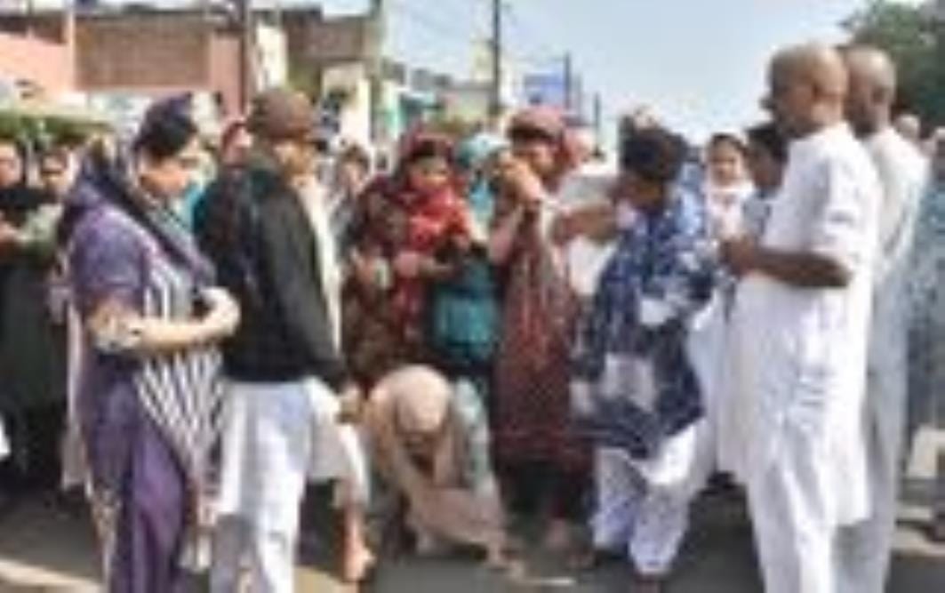 सिंधी धर्मगुरु संत सांई चांडूराम की अंतिम यात्रा में उमड़ा हुजूम सिंधी धर्मगुरु संत सांई चांडूराम की अंतिम यात्रा में उमड़ा हुजूम