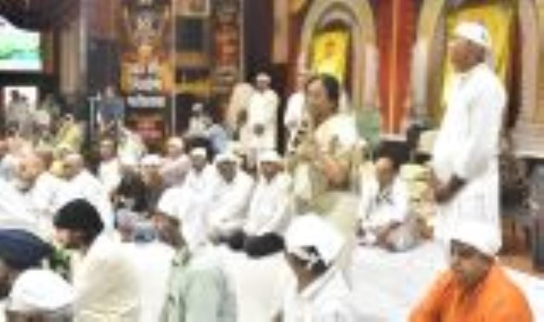 सिंधी धर्मगुरु संत सांई चांडूराम की अंतिम यात्रा में उमड़ा हुजूम सिंधी धर्मगुरु संत सांई चांडूराम की अंतिम यात्रा में उमड़ा हुजूम