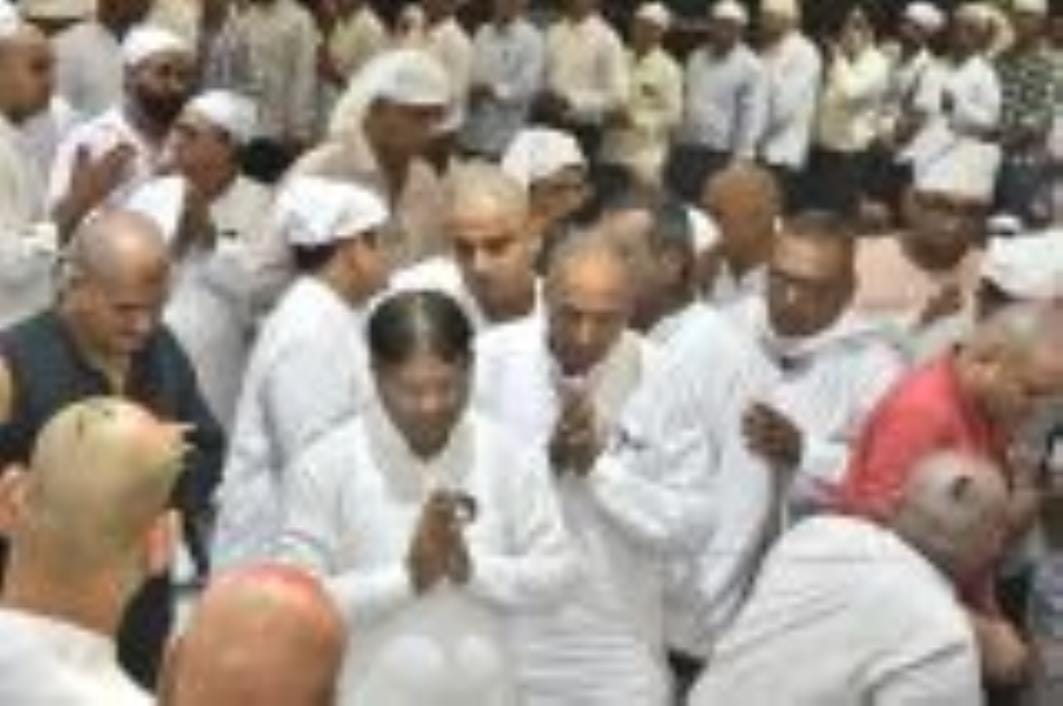 सिंधी धर्मगुरु संत सांई चांडूराम की अंतिम यात्रा में उमड़ा हुजूम सिंधी धर्मगुरु संत सांई चांडूराम की अंतिम यात्रा में उमड़ा हुजूम