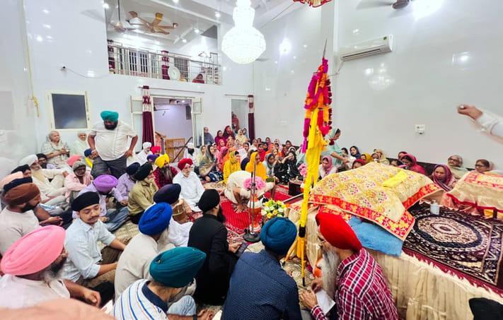 शाहाबाद। प्रभातफेरी में शामिल संगत। विज्ञप्ति