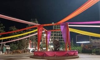 12 सीकेटीपी-16- परिचय- दीपदान मेले में धर्मनगरी में शहर के पटेल तिराहे पर की गई आकर्षक सजावट। स