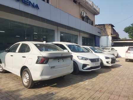 फोटो - 12 ग्राहकों के लिए सजी सर्राफा दुकान। संवाद