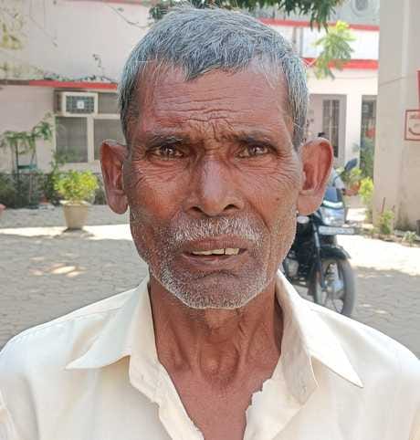 जलकल व प्रकाश कक्ष के गेट पर पड़ा ताला। संवाद जलकल व प्रकाश कक्ष के गेट पर पड़ा ताला। संवाद