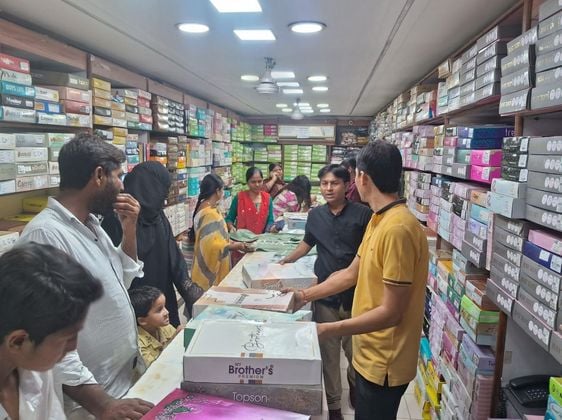 निर्वेश कुमार, बर्तन व्यापारी।संवाद निर्वेश कुमार, बर्तन व्यापारी।संवाद