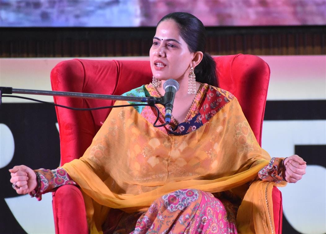 सीसीएसयू के नेताजी सुभाष चंद्र बोस प्रेक्षागृह में अमर उजाला जीवांजलि कार्यक्रम में जया किशोरी सीसीएसयू के नेताजी सुभाष चंद्र बोस प्रेक्षागृह में अमर उजाला जीवांजलि कार्यक्रम में जया किशोरी