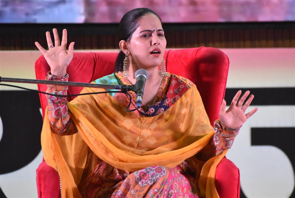 सीसीएसयू के नेताजी सुभाष चंद्र बोस प्रेक्षागृह में अमर उजाला जीवांजलि कार्यक्रम में जया किशोरी सीसीएसयू के नेताजी सुभाष चंद्र बोस प्रेक्षागृह में अमर उजाला जीवांजलि कार्यक्रम में जया किशोरी