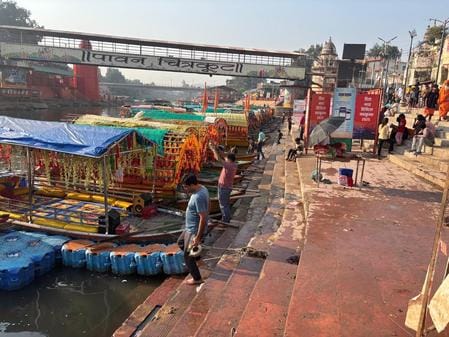 12 सीकेटीपी-10- परिचय- रामघाट पर मत्तगजेंद्रनाथ मंदिर के सामने मंदाकिनी में गिरता नाले का पानी। 12 सीकेटीपी-10- परिचय- रामघाट पर मत्तगजेंद्रनाथ मंदिर के सामने मंदाकिनी में गिरता नाले का पानी।