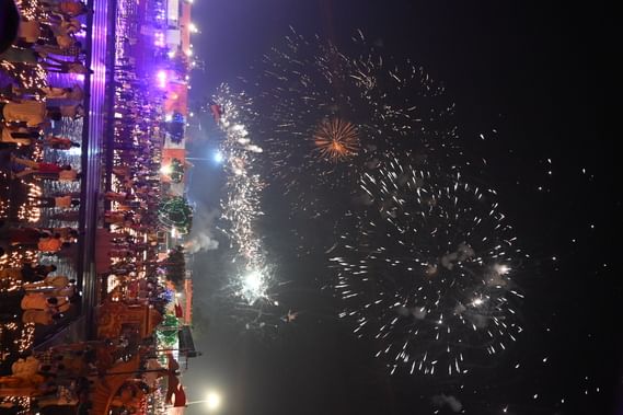 50-राम की पैड़ी पर दीपोत्सव का दृश्य